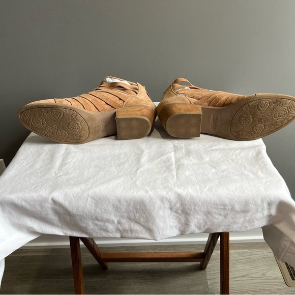 Carlos By Carlos Santana Breckin Strappy Leather Suede Booties 8.5 Tan - Picture 7 of 12